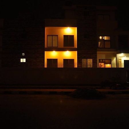 Sarai Silk Route Hotel Gilgit Exterior photo